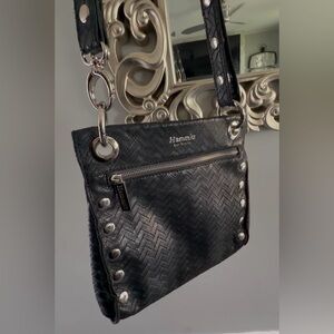 🌌
Hammitt Limted edition. Medium Black/Gunmetal Tony. Gorgeous
